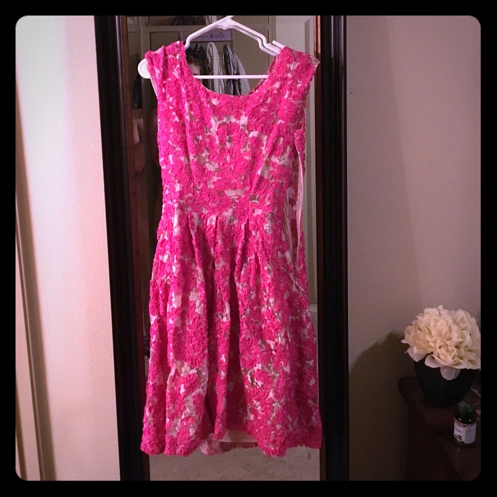 Yoana Baraschi Pink floral dress!
